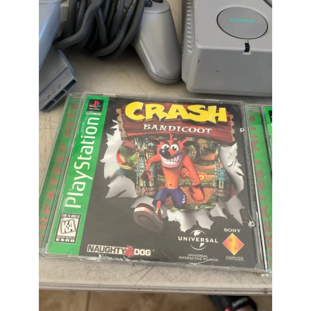 Sony PlayStation 1 PS1 Console Bundle w/Crash Bandicoot 1+2+ crash Bash + 2 cont